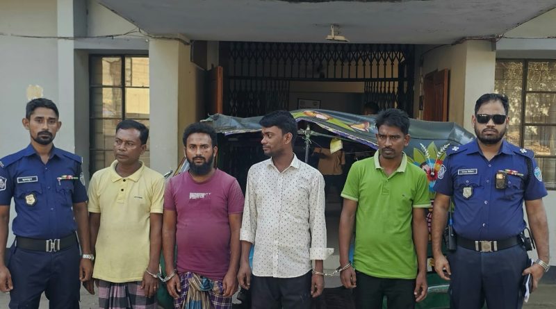 ৯৯৯’এ ফোন পেয়ে অপহৃত ট্রাকচালক উদ্ধার, অপহরণচক্রের ৪ সদস্য গ্রেপ্তার